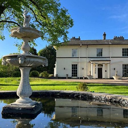 Highfield Hall Mold Eksteriør billede