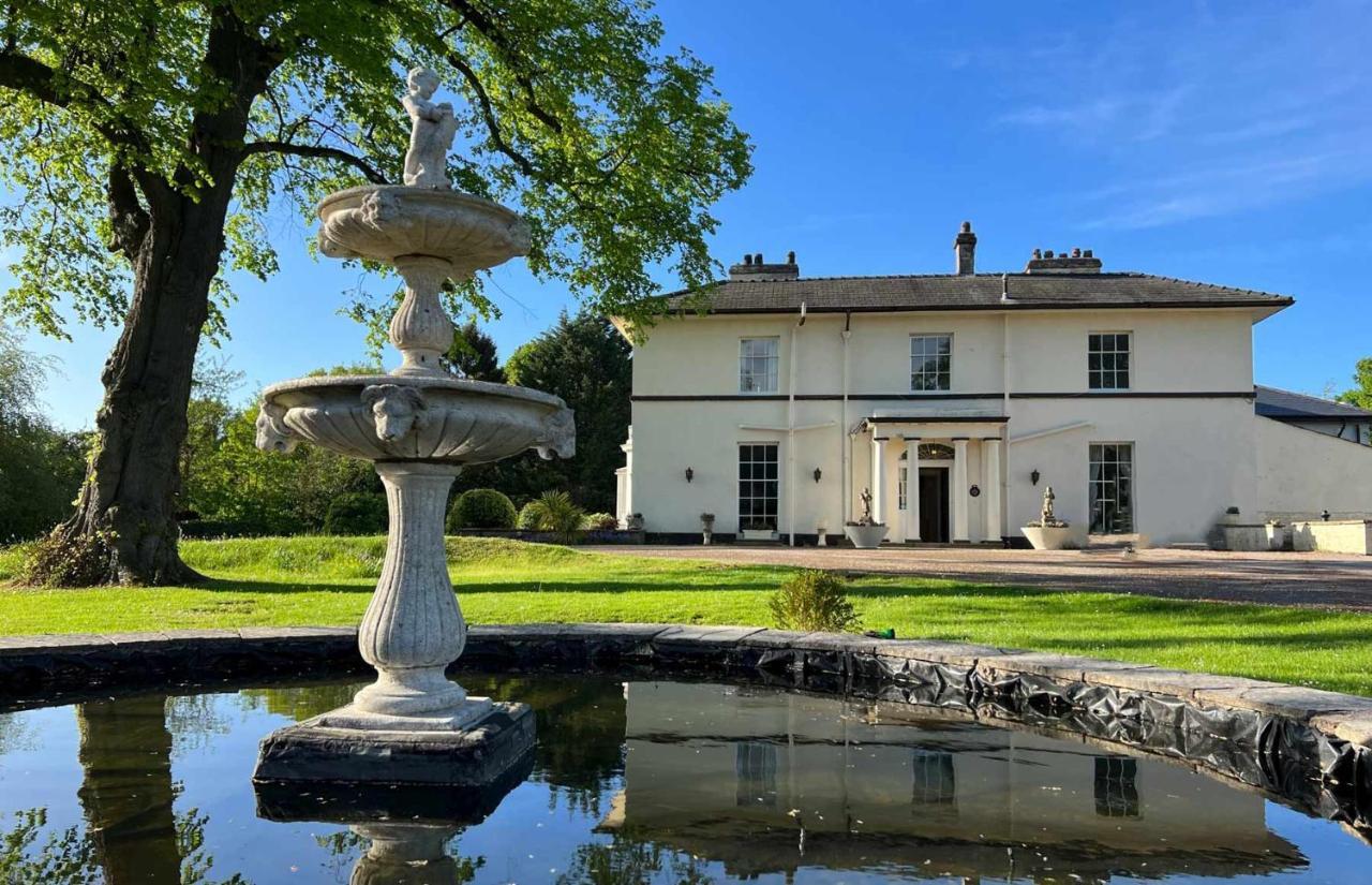 Highfield Hall Mold Eksteriør billede